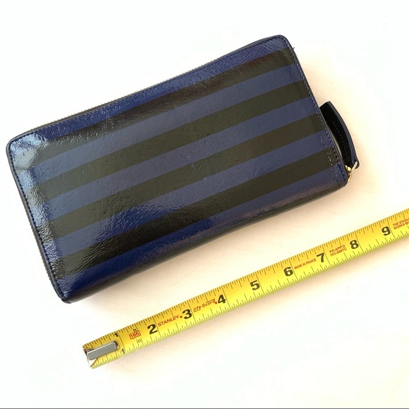 Authentic Halogen Leather Wallet Organizer - Picture 9 of 10